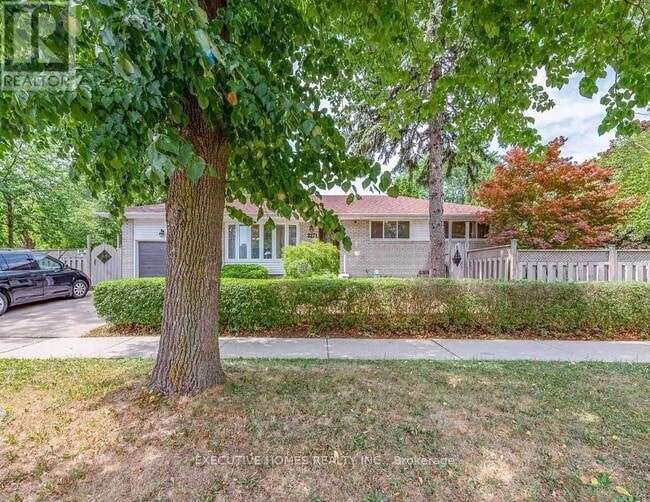 property at 2271 Truscott Dr