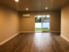 1935 N Travis Ln in Post Falls, ID - Foto de edificio - Building Photo