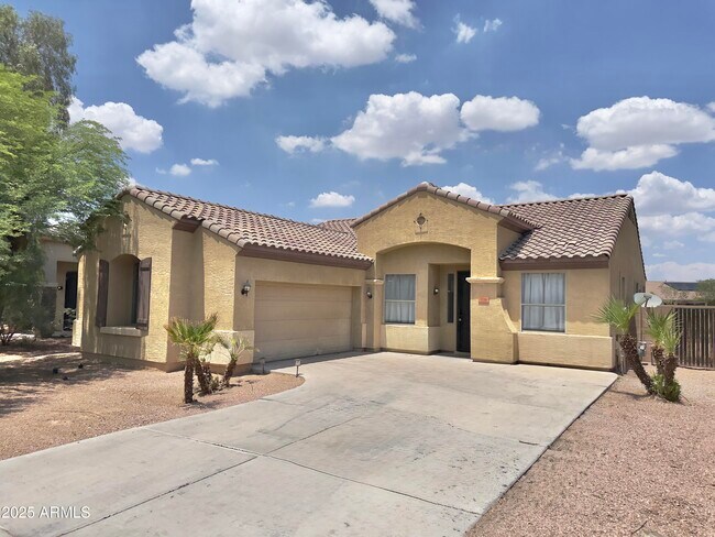 7116 W Sophie Ln in Phoenix, AZ - Building Photo - Building Photo