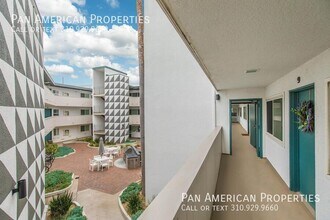 4034 S Pacific Ave in Los Angeles, CA - Foto de edificio - Building Photo