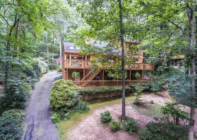 property at 2520 Rockbridge Rd NW