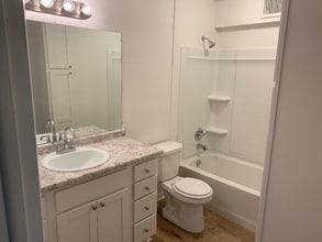 3213 Grand Ave in Des Moines, IA - Building Photo - Building Photo