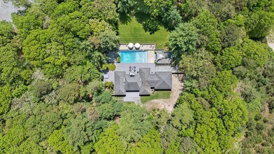 6 Dongan Way in East Hampton, NY - Building Photo - Building Photo