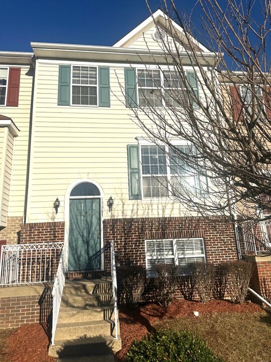 12961 Terminal Way in Woodbridge, VA - Building Photo