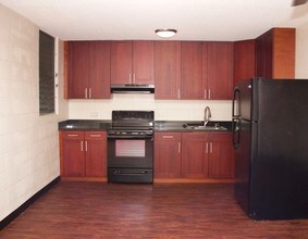 275 Auwaiolimu St-Unit -112 + Pkg#14 & 17 in Honolulu, HI - Building Photo - Building Photo