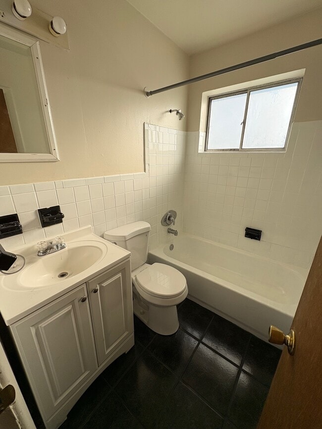 9111 Northcrest Ln in St. Louis, MO - Building Photo - Building Photo