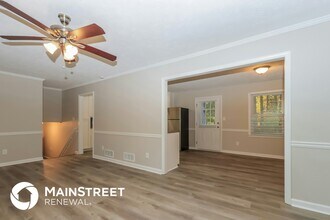 565 Greenview Ave SE in Conyers, GA - Foto de edificio - Building Photo