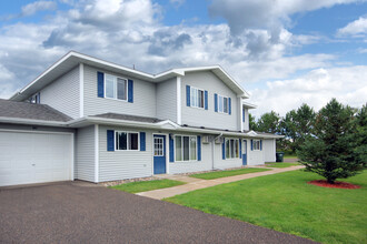 Marsh Run Townhomes in Brainerd, MN - Foto de edificio - Building Photo