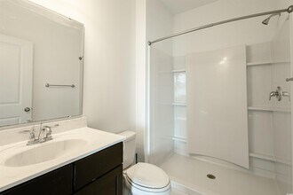 209 Oak Leaf Dr in Longs, SC - Foto de edificio - Building Photo