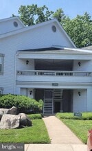 13068 Autumn Woods Way in Fairfax, VA - Building Photo - Building Photo