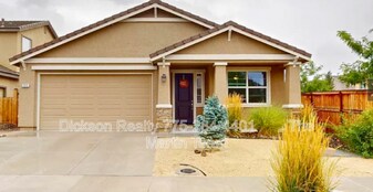 7075 Diversey Dr in Sparks, NV - Building Photo