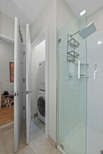 420 W Broadway, Unit 202 in Boston, MA - Building Photo - Building Photo
