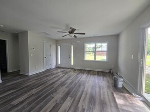 509 Scallop Shells Ln in Sneads Ferry, NC - Building Photo - Building Photo