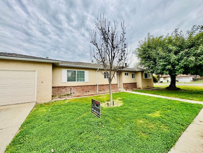 property at 1422 S 10th St