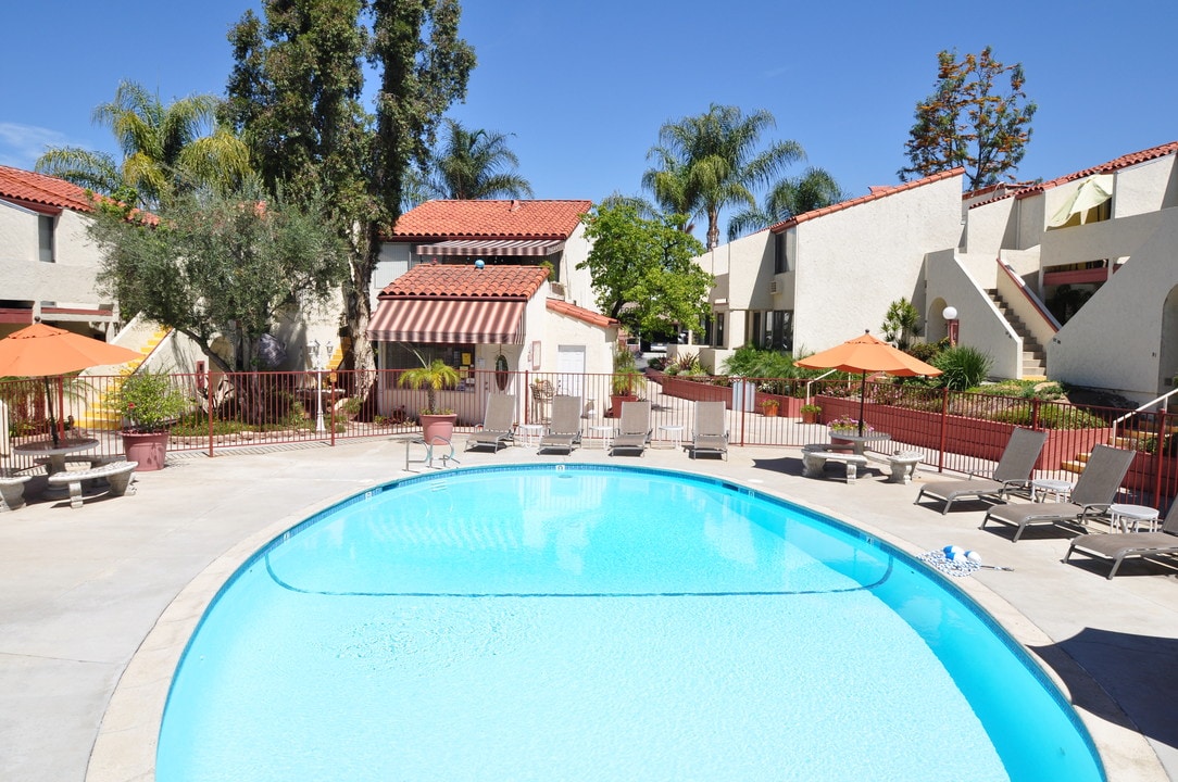 La Mesa Gardens in La Mesa, CA - Foto de edificio