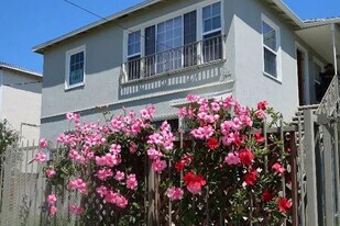 536 N Van Ness Ave, Unit 2 in Los Angeles, CA - Building Photo
