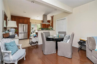 83 Beaumont St, Unit 2 in Fairfield, CT - Building Photo - Building Photo