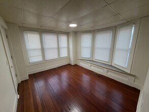 225 Oakland St in Springfield, MA - Building Photo - Building Photo