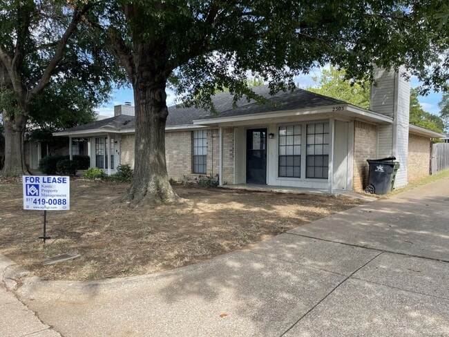 2505 Indigo Ln