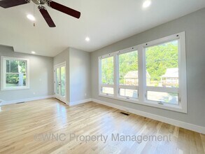 308 London Rd in Asheville, NC - Building Photo - Building Photo
