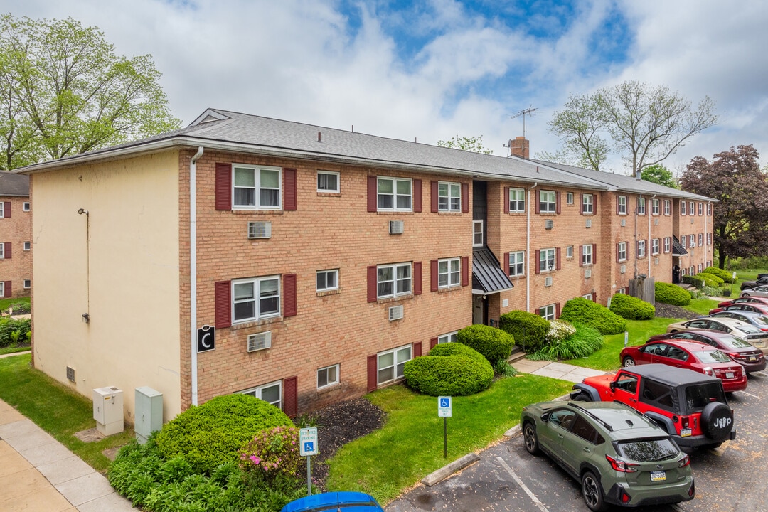 Downingtown Commons in Downingtown, PA - Building Photo