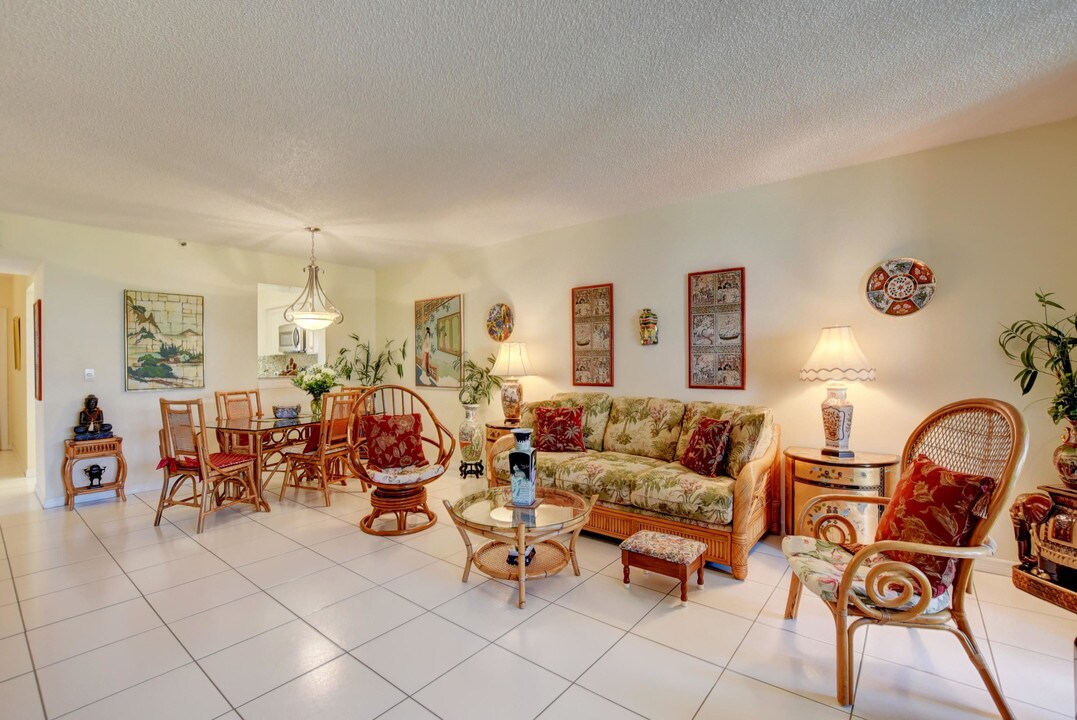 14527 Bonaire Blvd-Unit -510 in Delray Beach, FL - Building Photo