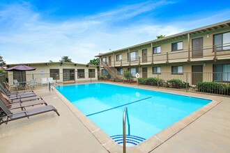 Glen Haven Apartments in Downey, CA - Building Photo - Building Photo