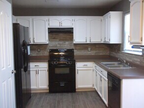 4020 Tierra Inez Pl in El Paso, TX - Building Photo - Building Photo