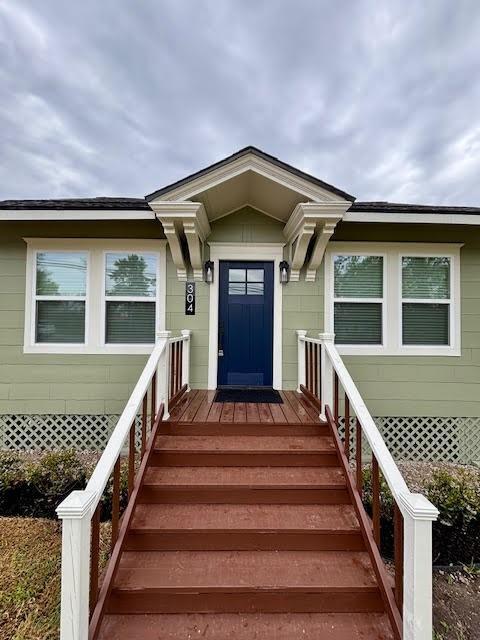 304 E Phillips St in Conroe, TX - Building Photo
