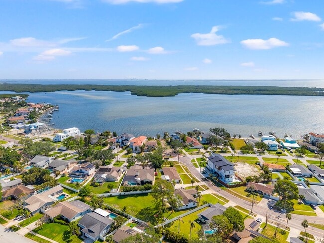 6070 Denver St NE in St. Petersburg, FL - Building Photo - Building Photo
