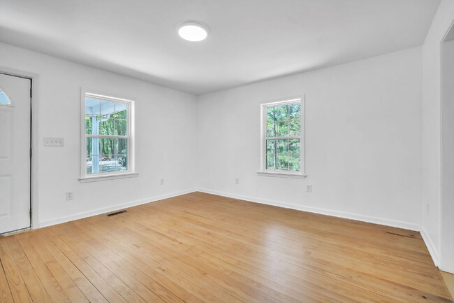 140 Trammell Rd in Marietta, SC - Foto de edificio - Building Photo