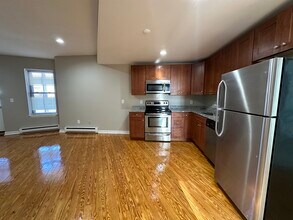 1 Pembroke St, Unit C in Chelsea, MA - Foto de edificio - Building Photo