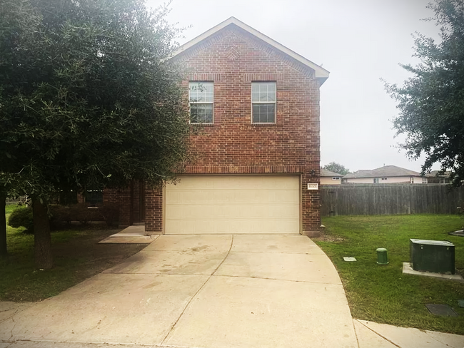 18301 Wind Tree Ln in Elgin, TX - Building Photo - Building Photo