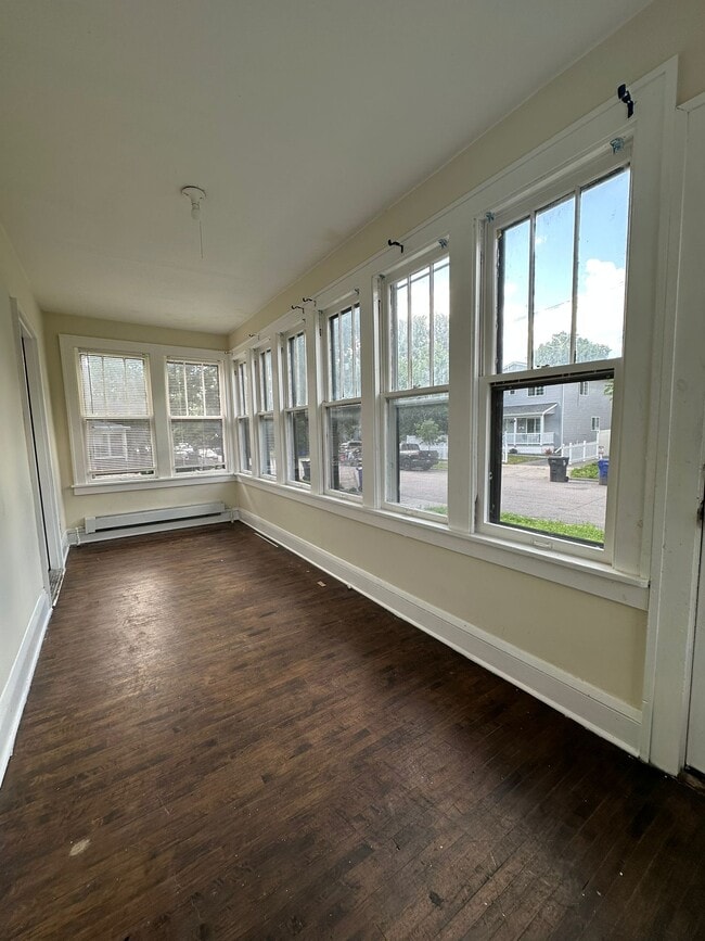 583 Reaney Ave E in St. Paul, MN - Building Photo - Building Photo