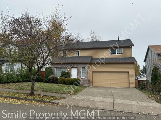 11589 SE Springcrest Dr in Clackamas, OR - Building Photo - Building Photo