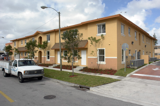 17 E 20th St in Hialeah, FL - Building Photo - Building Photo