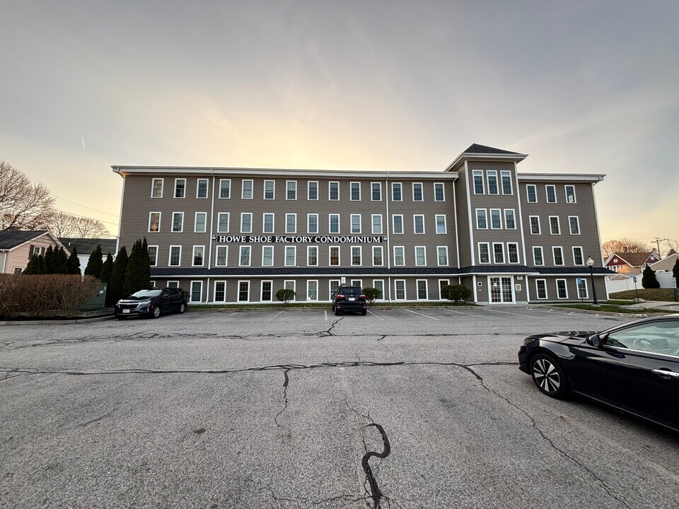 Howe Shoe Factory Condominium in Marlborough, MA - Building Photo