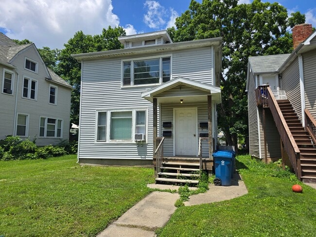 property at 618 E Mulberry St