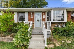 71 Organ Crescent in Hamilton, ON - Building Photo