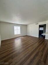 2121 Oceanus Ln in Las Vegas, NV - Building Photo - Building Photo