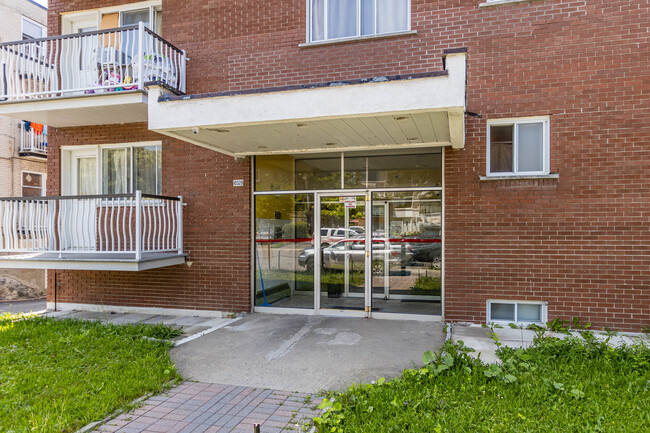 10320 Fleury Tsse in Montréal, QC - Building Photo - Building Photo