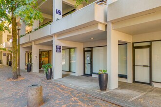 675 Market Hill in Vancouver, BC - Building Photo - Building Photo