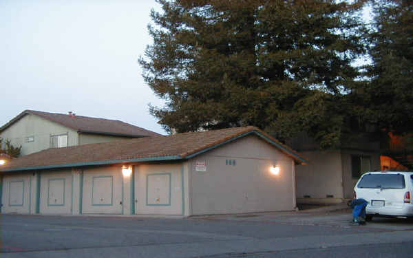 928 Civic Center Dr in Rohnert Park, CA - Foto de edificio - Building Photo