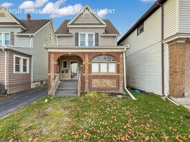 2829 South Park Ave in Lackawanna, NY - Building Photo