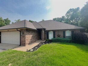 11800 Kingsridge Terrace in Oklahoma City, OK - Building Photo - Building Photo