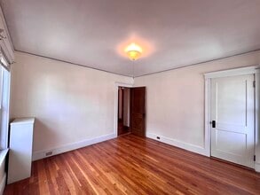 16 Upland Rd, Unit 16 in Belmont, MA - Building Photo - Building Photo