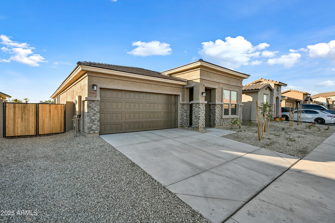 2090 S 242nd Ln in Buckeye, AZ - Building Photo