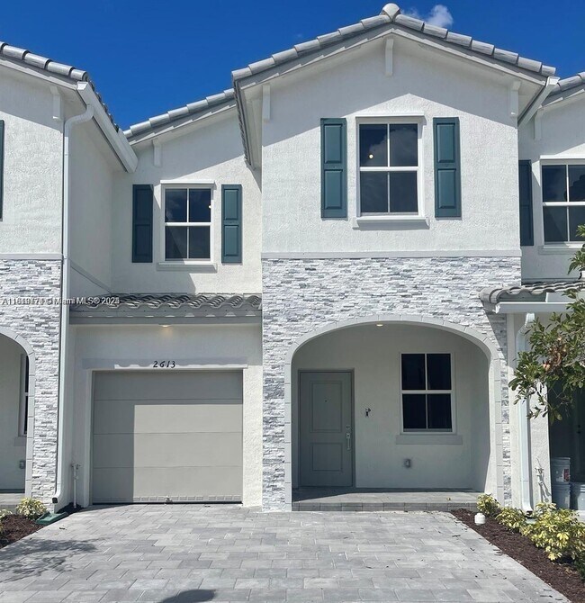 property at 2613 SE 11th Ct