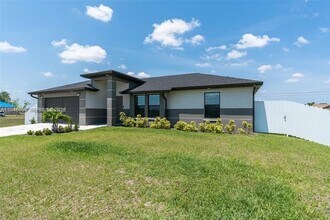 1302 NE 2nd Pl in Cape Coral, FL - Building Photo - Building Photo