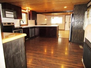 807 3rd Ave E in Columbia Falls, MT - Building Photo - Building Photo
